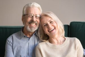 couple_smiling_dental_implants